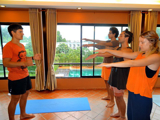 yoga_teacher_training_program_ciang_mai_hypnosis_lesson