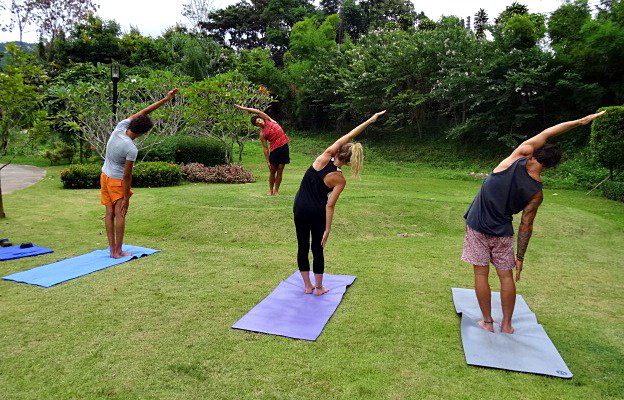 yoga_teacher_training_program_ciang_mai_yoga_pose2